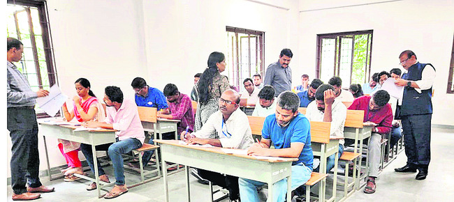 ప్రజలకు ఇబ్బంది లేకుండా చెత్త డంప్‌చేయాలి1