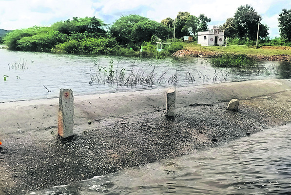 అడిగేదెవరు.. ఆపేదెవరు 1