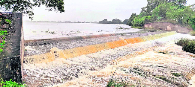 చెరువులకు జలకళ1