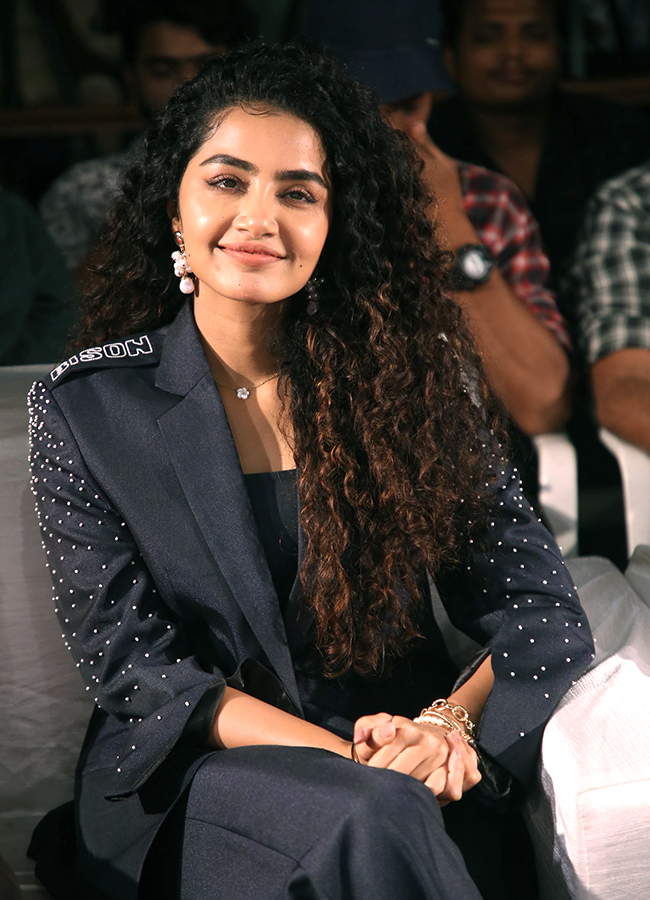 Actress Anupama Parameswaran Bison Movie Press Meet HD Pics14