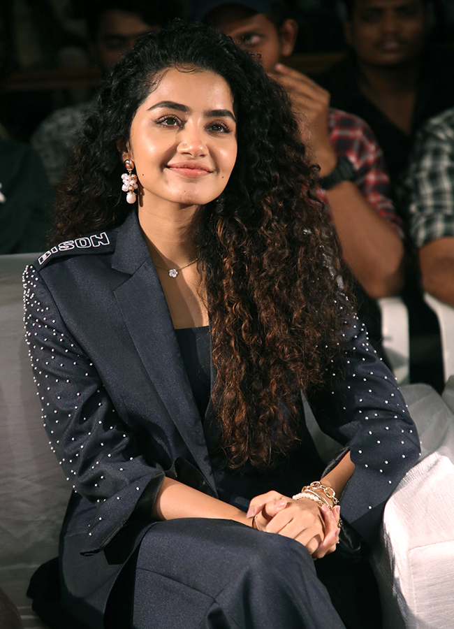 Actress Anupama Parameswaran Bison Movie Press Meet HD Pics4