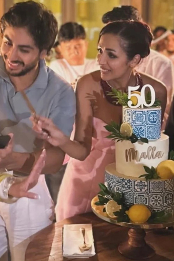 Malaika Arora celebrates Her birthday with midnight celebrations Photos3