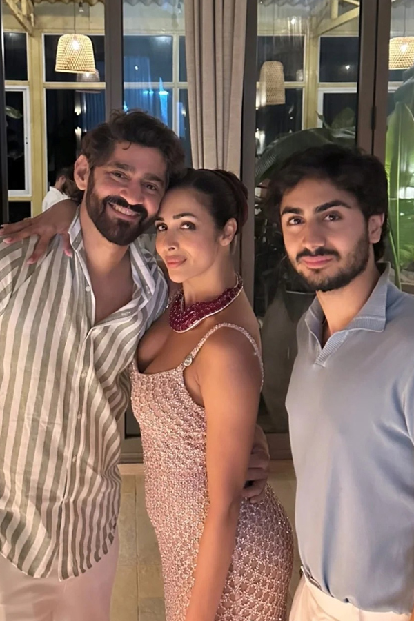 Malaika Arora celebrates Her birthday with midnight celebrations Photos11