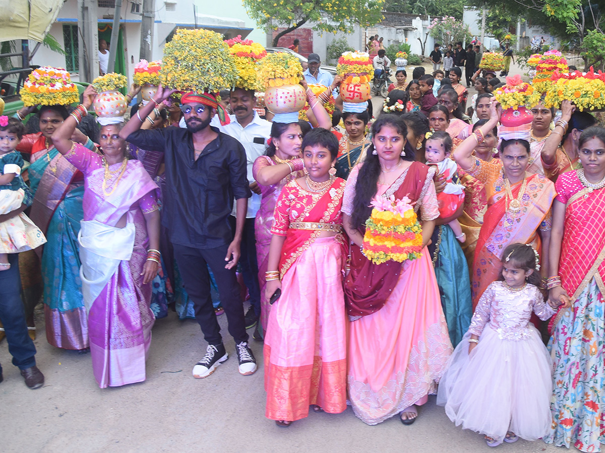 Nethakani Caste People Grandly Celebrates Diwali Bathukamma Photos15