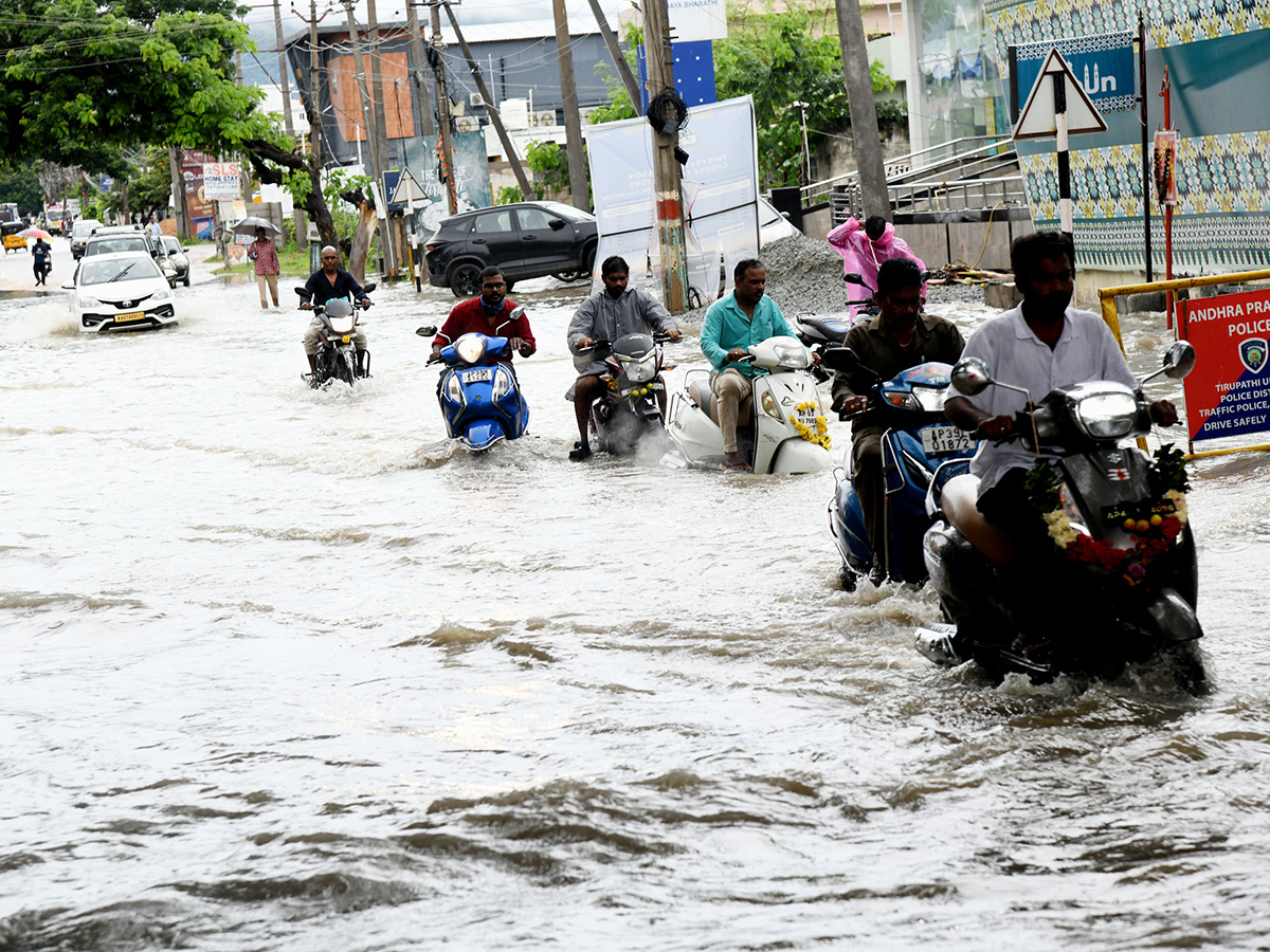 Heavy Rains in Andhra Pradesh Today Photos27