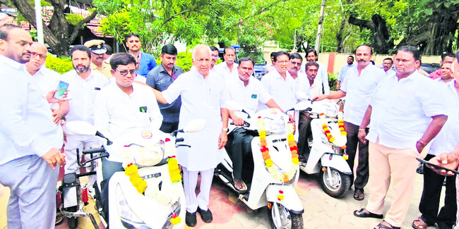 గురుమఠకల్లో కవాతుకు బ్రేక్ 1