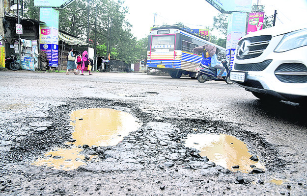 నరకప్రాయంగా నగర రహదారి3