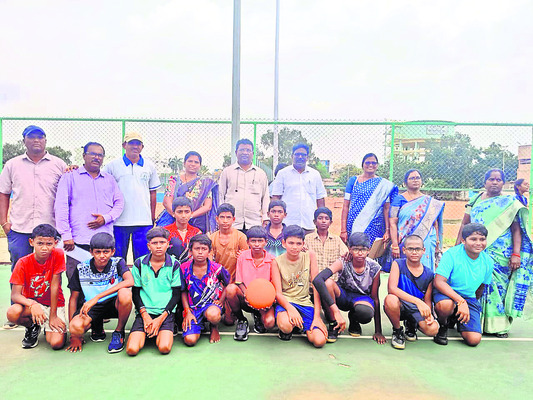 ఉత్సాహంగా బాస్కెట్ బాల్ ఎంపికలు 1