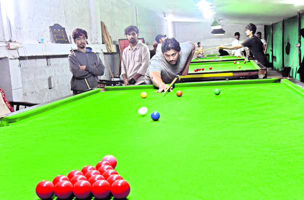 వాలీబాల్ పోటీలు ప్రారంభం
3