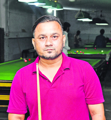 వాలీబాల్ పోటీలు ప్రారంభం
5