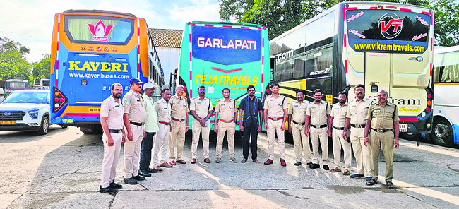 ట్రావెల్స్ బస్సుల్లో  విస్తృత తనిఖీలు 1