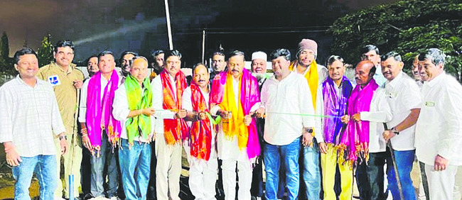 ధారూరు మార్కెట్కు భారీగా మొక్కజొన్న 
2