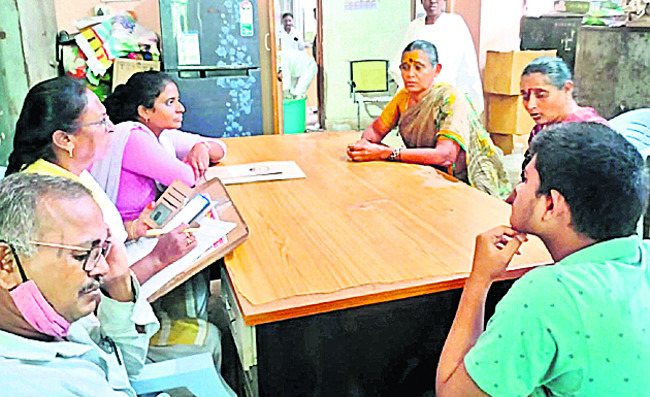 మహిళలకు అండగా...1