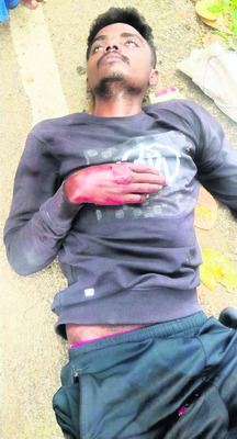 రోడ్డు ప్రమాదంలో ఒకరికి గాయాలు 
2