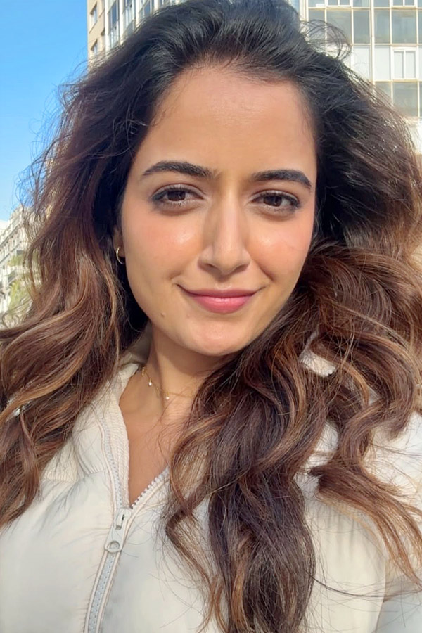 Actress Ashika Ranganath Latest Stunning Photos11