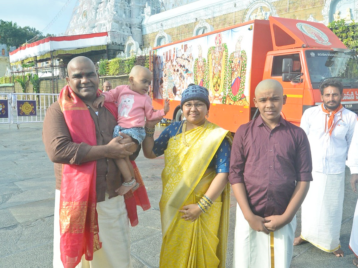 Hero Sudheer Babu And Balagam Director Venu Visits Tirumala Temple PHotos8