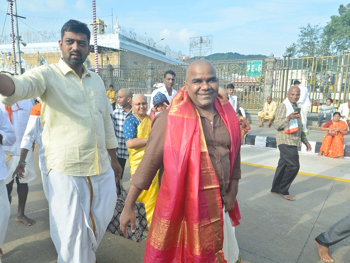 Hero Sudheer Babu And Balagam Director Venu Visits Tirumala Temple PHotos9