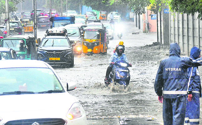వణికించిన వరుణుడు1