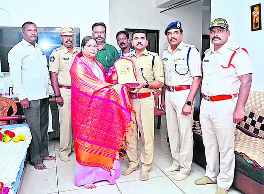 నేడు కలెక్టరేట్‌లో  పరిష్కార వేదిక 1