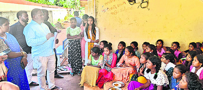 ‘తినలేక...ఆకలితో ఉంటున్నాము’ 2