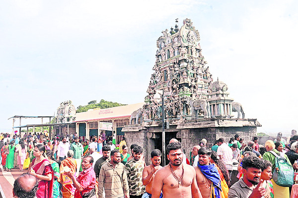 భక్తులతో తిరుత్తణి కిటకిట 1