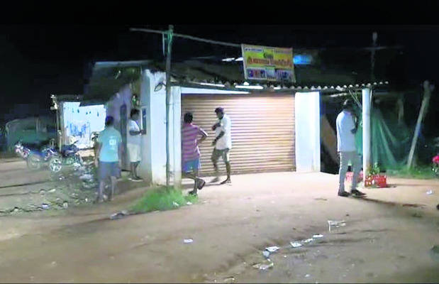 బెల్టుబారులు.. మద్యం ఏరులు2