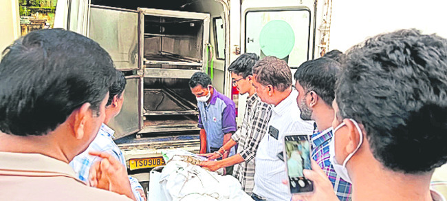 మృతదేహాలు అప్పగింత 
1