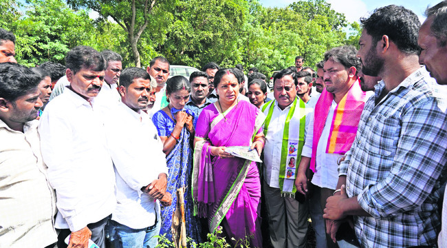 అటవీ అధికారులు అత్యుత్సాహం ప్రదర్శించొద్దు1