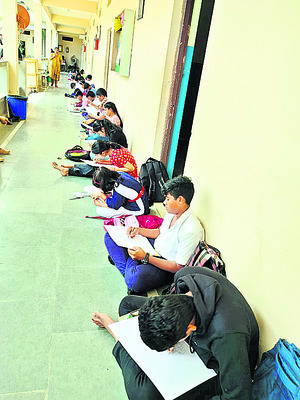 చిత్రలేఖన పోటీలకు విశేష స్పందన 2