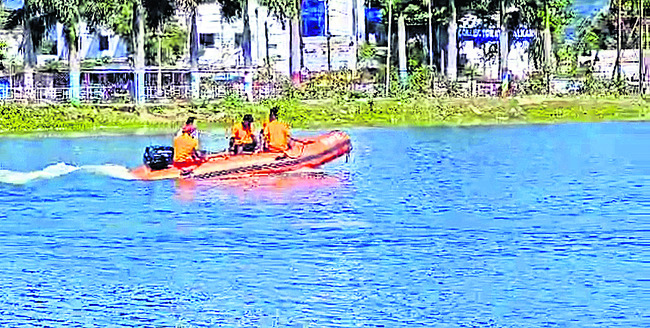 తుఫాన్పై యంత్రాంగం అప్రమత్తం 1