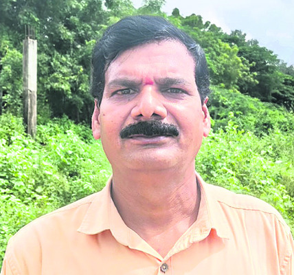 మా స్థలంలోకి వెళ్తే  దౌర్జన్యం చేస్తున్నారు..  
1