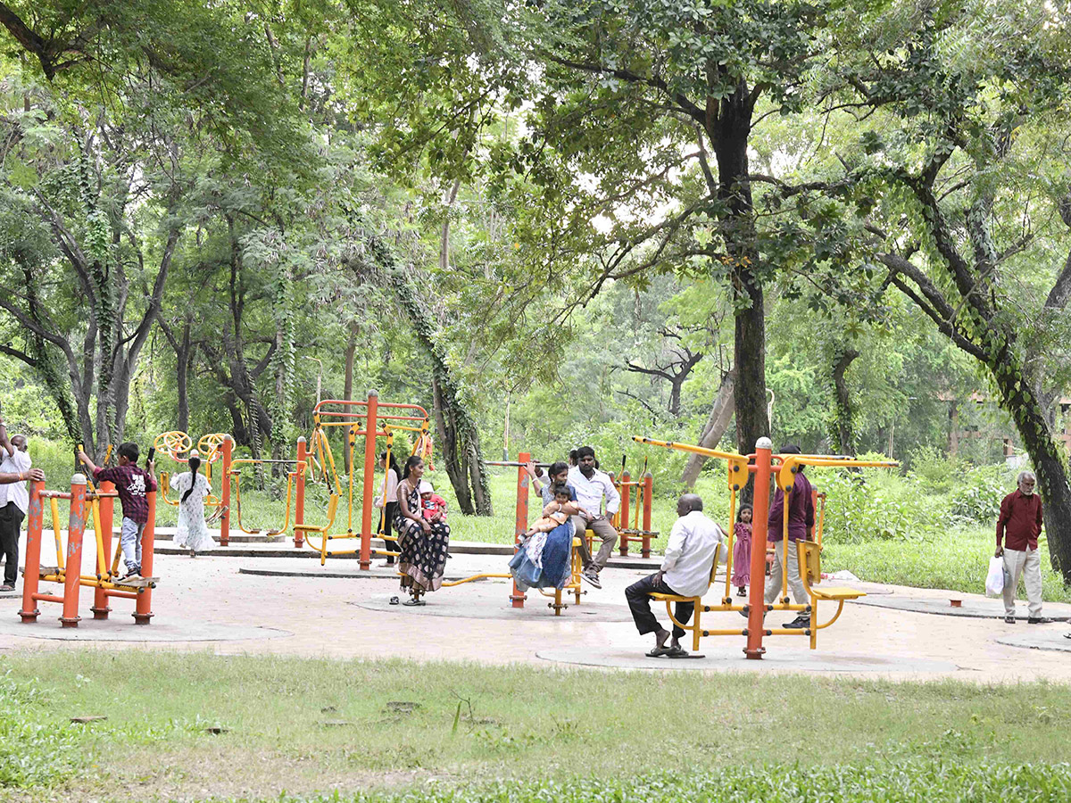 Karthika Masam 2025 : Vanabhojanalu In Bhavani Island Vijayawada3