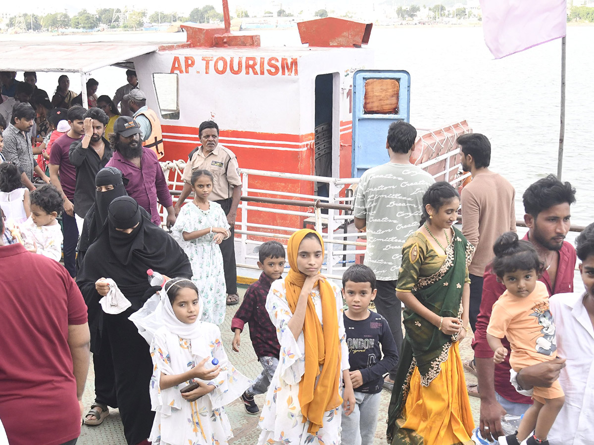 Karthika Masam 2025 : Vanabhojanalu In Bhavani Island Vijayawada5