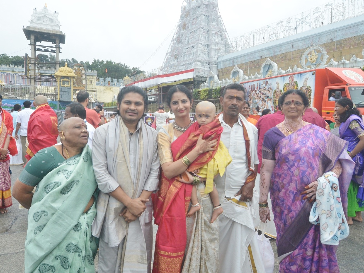 Prabhas' younger sister in Tirumala Srivari Seva (Photos)13