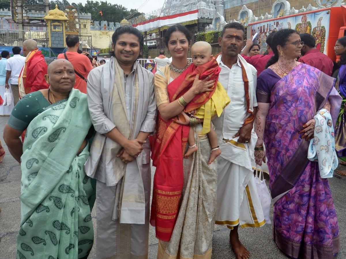 Prabhas' younger sister in Tirumala Srivari Seva (Photos)14