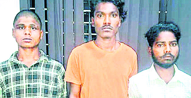 పాఠశాలలో ఆకస్మిక తనిఖీ  3