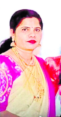 మహిళలకు రూ.3 కోట్లు టోపీ1