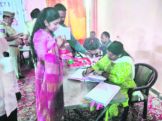 లకీ్కగా వరించిన కికు్క1