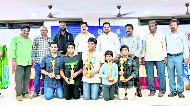 శాయ్‌ లిఫ్టర్లకు పతకాల పంట 1