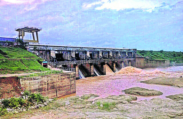 అన్నదాతలో తుఫాన్ వణుకు 1