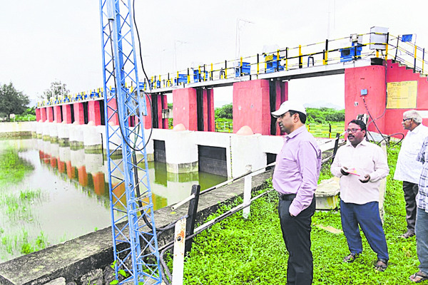 తుఫాన్తో బుడమేరుకు వరద ముంపు ! 1