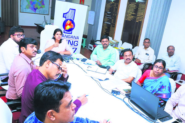 ధాన్యం సేకరణలో నిర్లక్ష్యం వహించొద్దు2