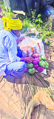 గోమాంసం అమ్మకానికి తీసుకెళ్తున్న వ్యక్తి అరెస్టు 1