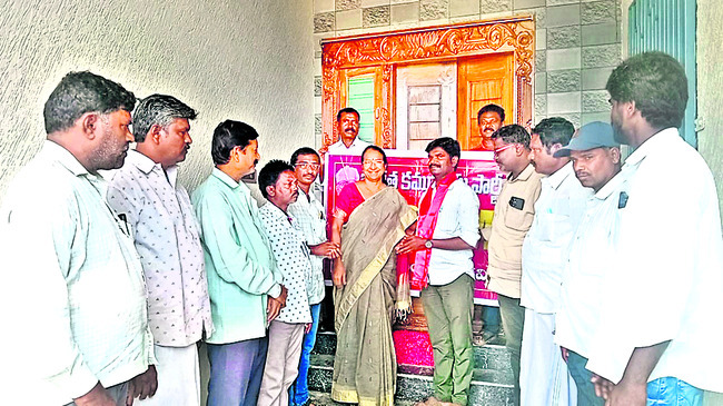 రోడ్డు ప్రమాదంలో  యువకుడి మృతి
1