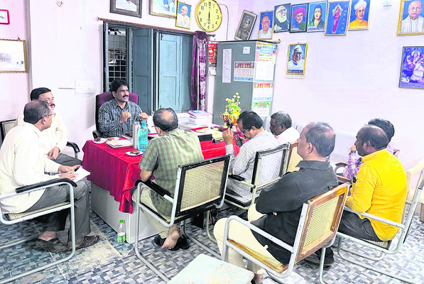 వార్షిక పరీక్షల్లో ఉత్తమ ఫలితాలు సాధించాలి1