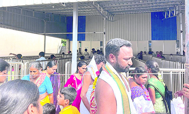 ప్రసాదాల కౌంటర్   ప్రారంభం2