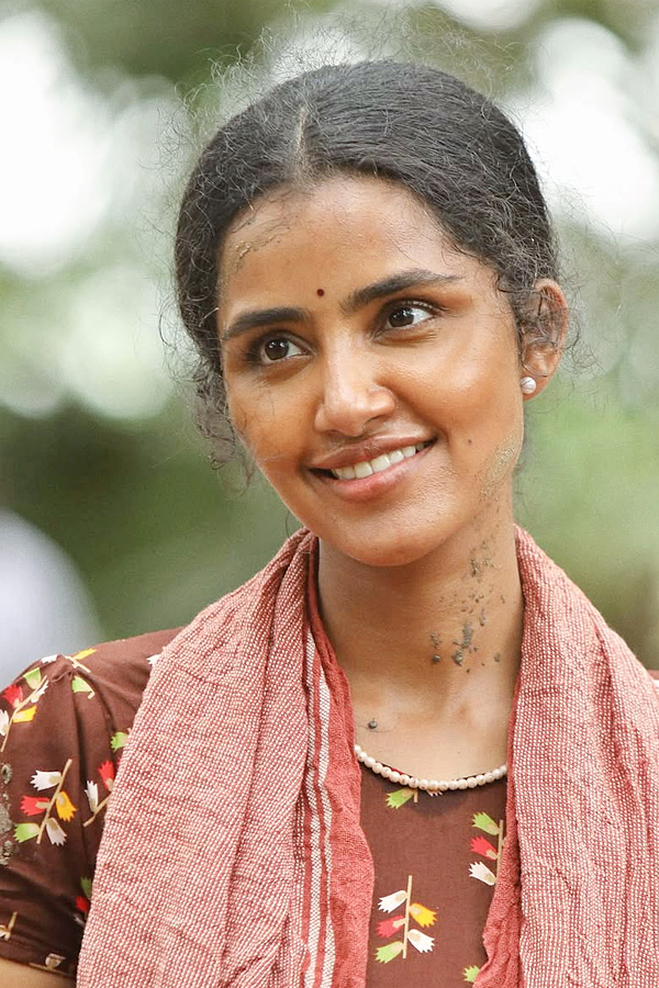 Actress Anupama Parameswaran Without Makeup In Bison Movie Photos10