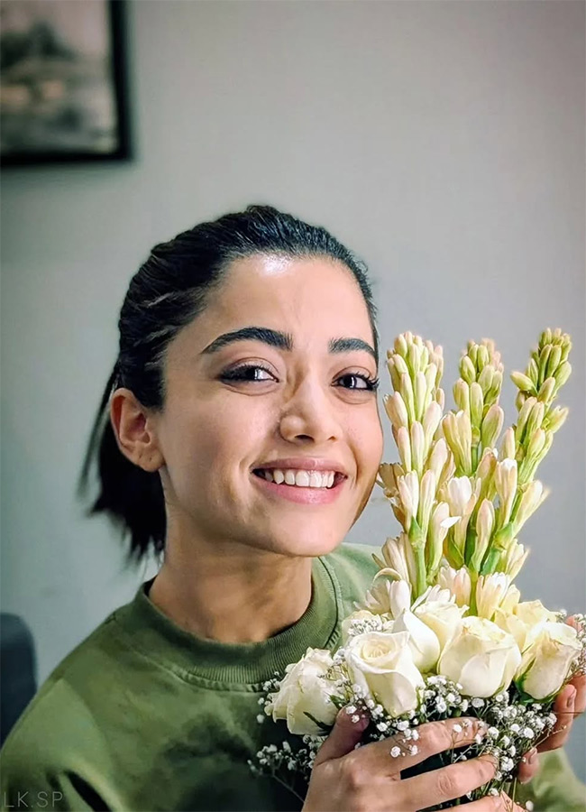 Actress Rashmika Mandanna At Thama Movie Working Stills HD5