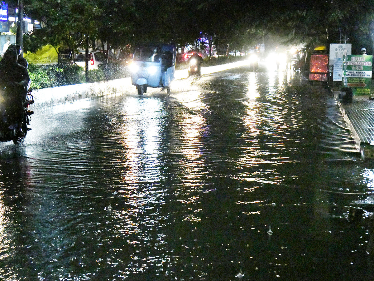 Cyclone Montha : Heavy Rainfall in Visakhapatnam Photos23