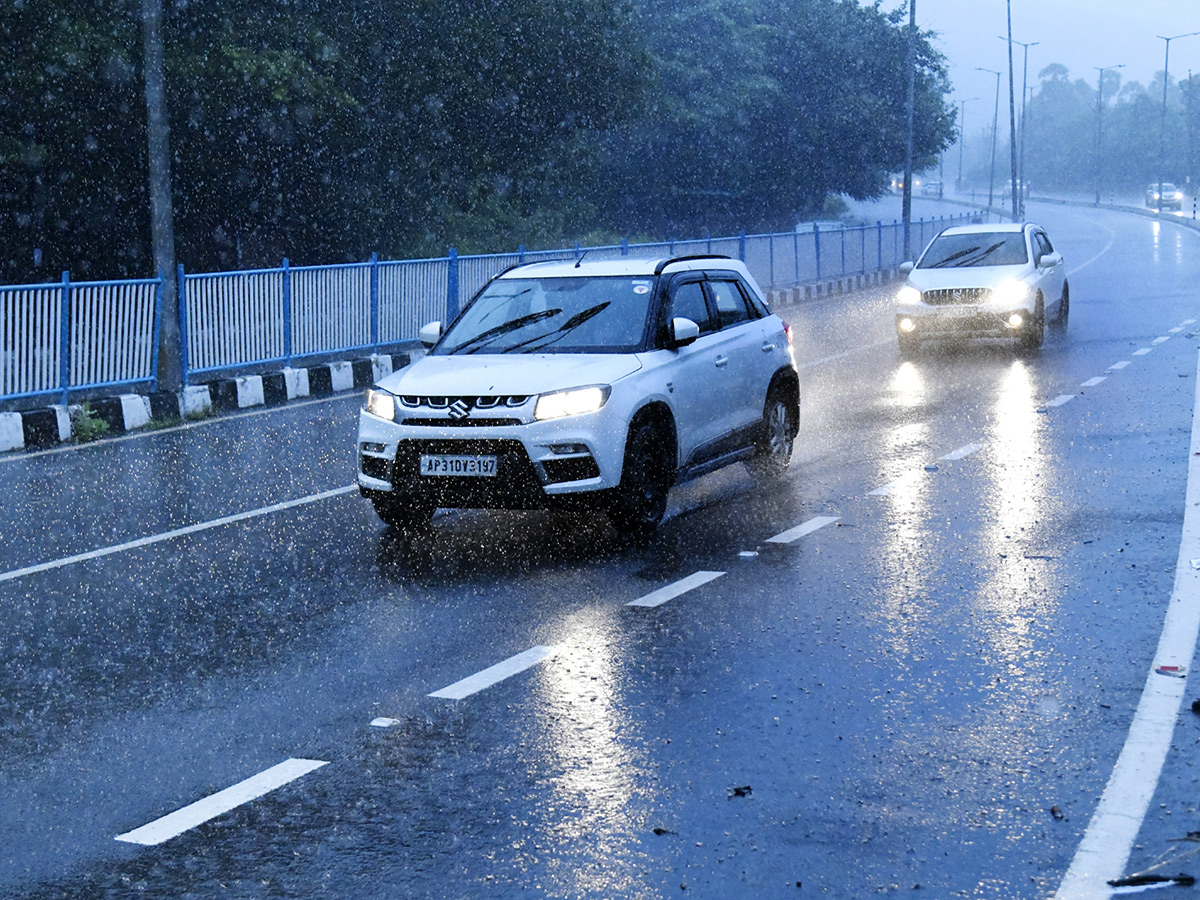 Cyclone Montha : Heavy Rainfall in Visakhapatnam Photos24